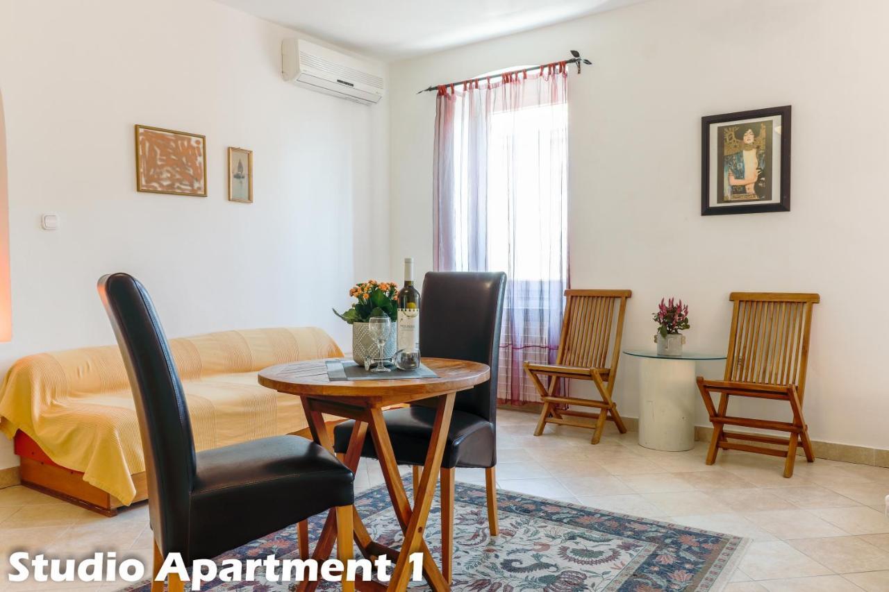 Art Apartments Върсар Екстериор снимка